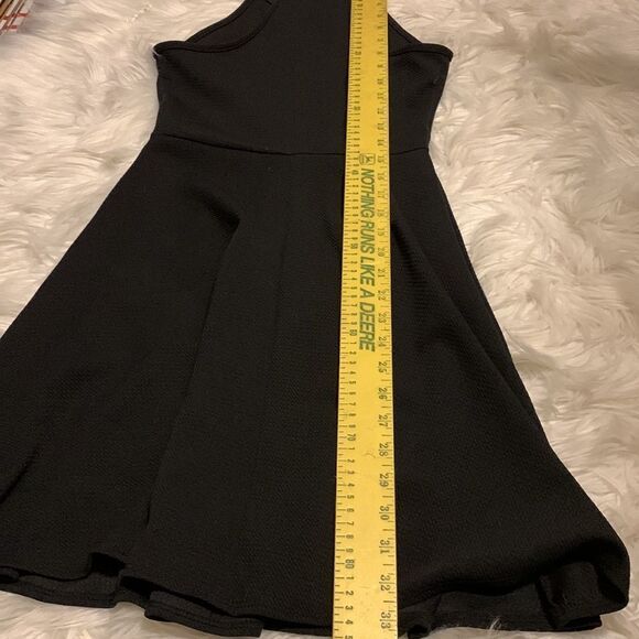 Olivia Rae XS black Formfitting bust with flowy bottom - Picture 7 of 8